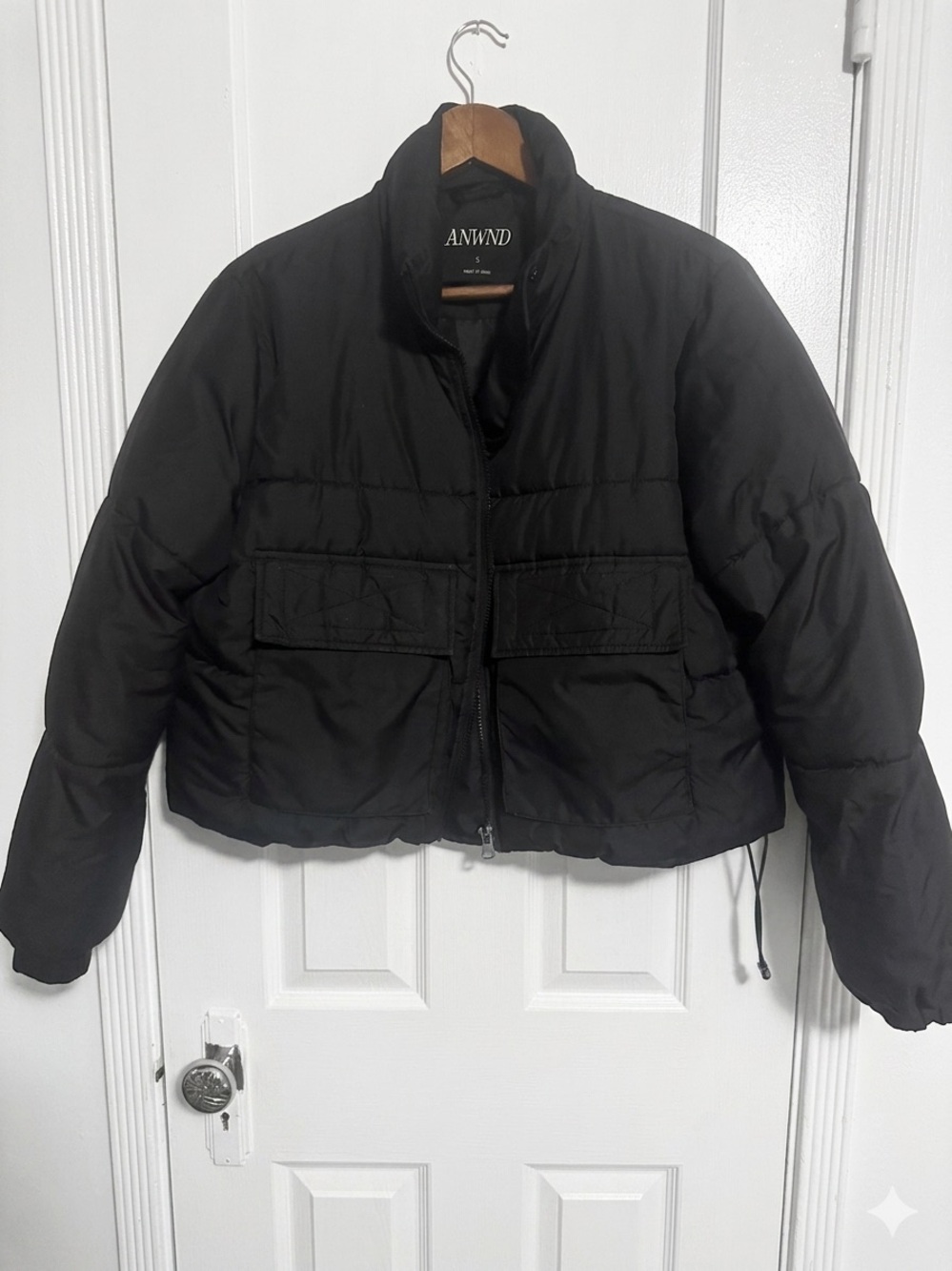 ANWIND Black Puffer Jacket - Women's Short Puff Coat